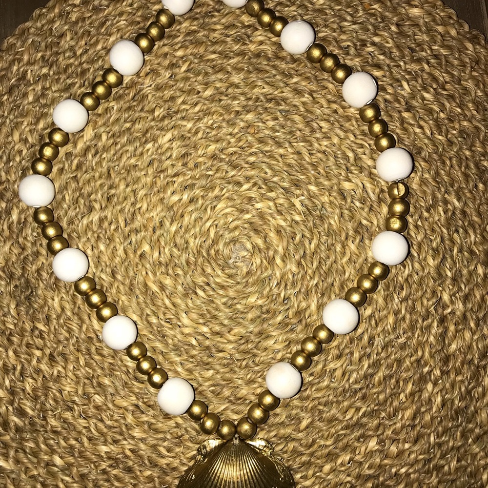 Shell necklace - Picture 4 of 4